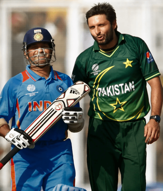 Whose Bat Afridi Was Using and Why Whose Bat Afridi Was Using and Why