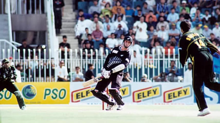 6-16 vs New Zealand, Karachi (2002) 6-16 vs New Zealand, Karachi (2002)