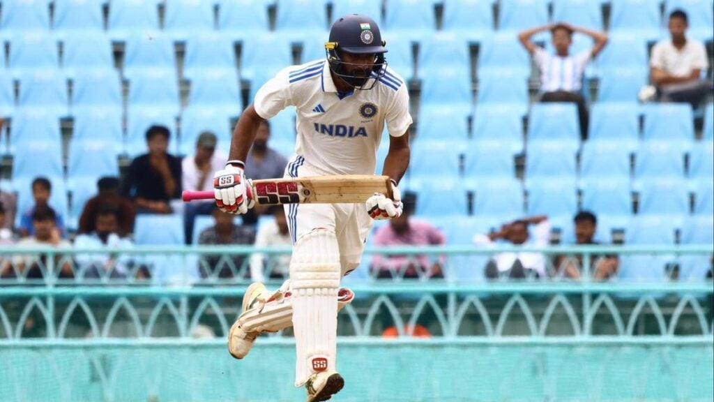 India Started Their Innings On The Second Day Cautiously India Started Their Innings On The Second Day Cautiously