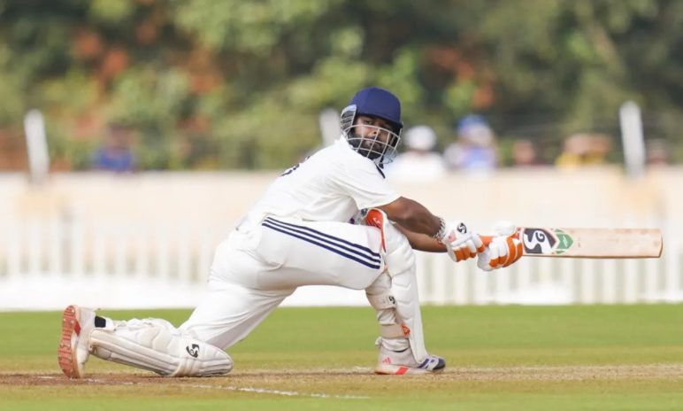 Rishabh Pant Retires Hurt in the Second Innings Rishabh Pant Retires Hurt in the Second Innings