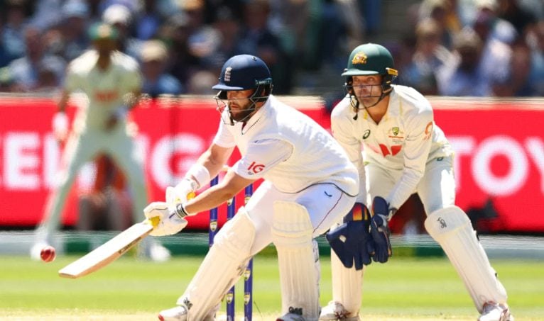 England's Successful Chase England's Successful Chase