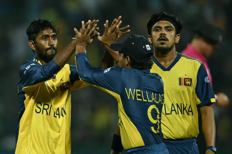 Dushan Hemantha picked up two wickets to curb Australia's run-flow Dushan Hemantha picked up two wickets to curb Australia's run-flow