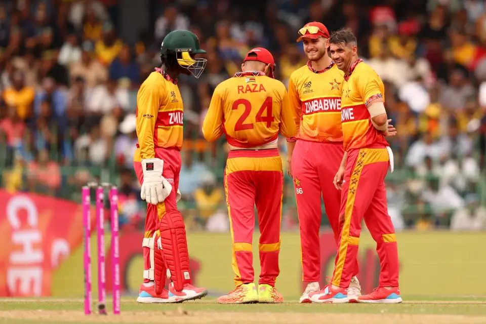 Graeme Cremer finished with 2 for 27